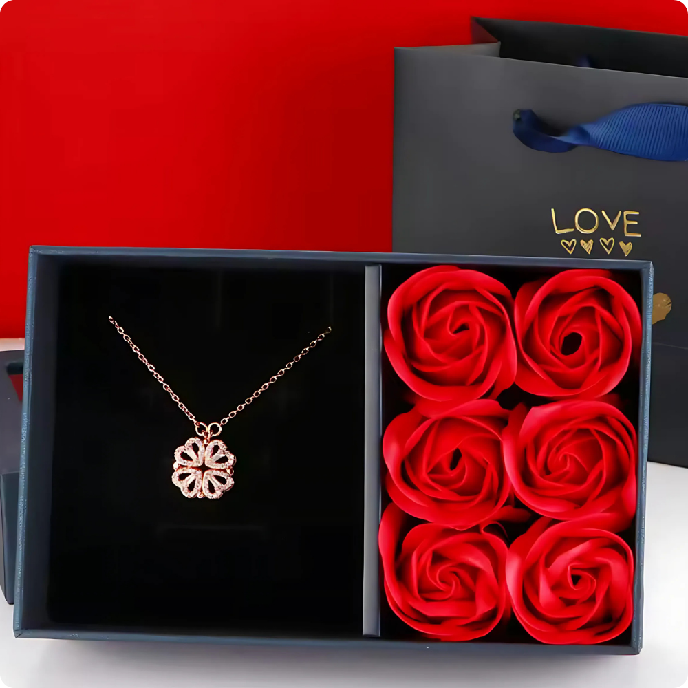 Love Rose com Colar Trevo de Quatro Folhas