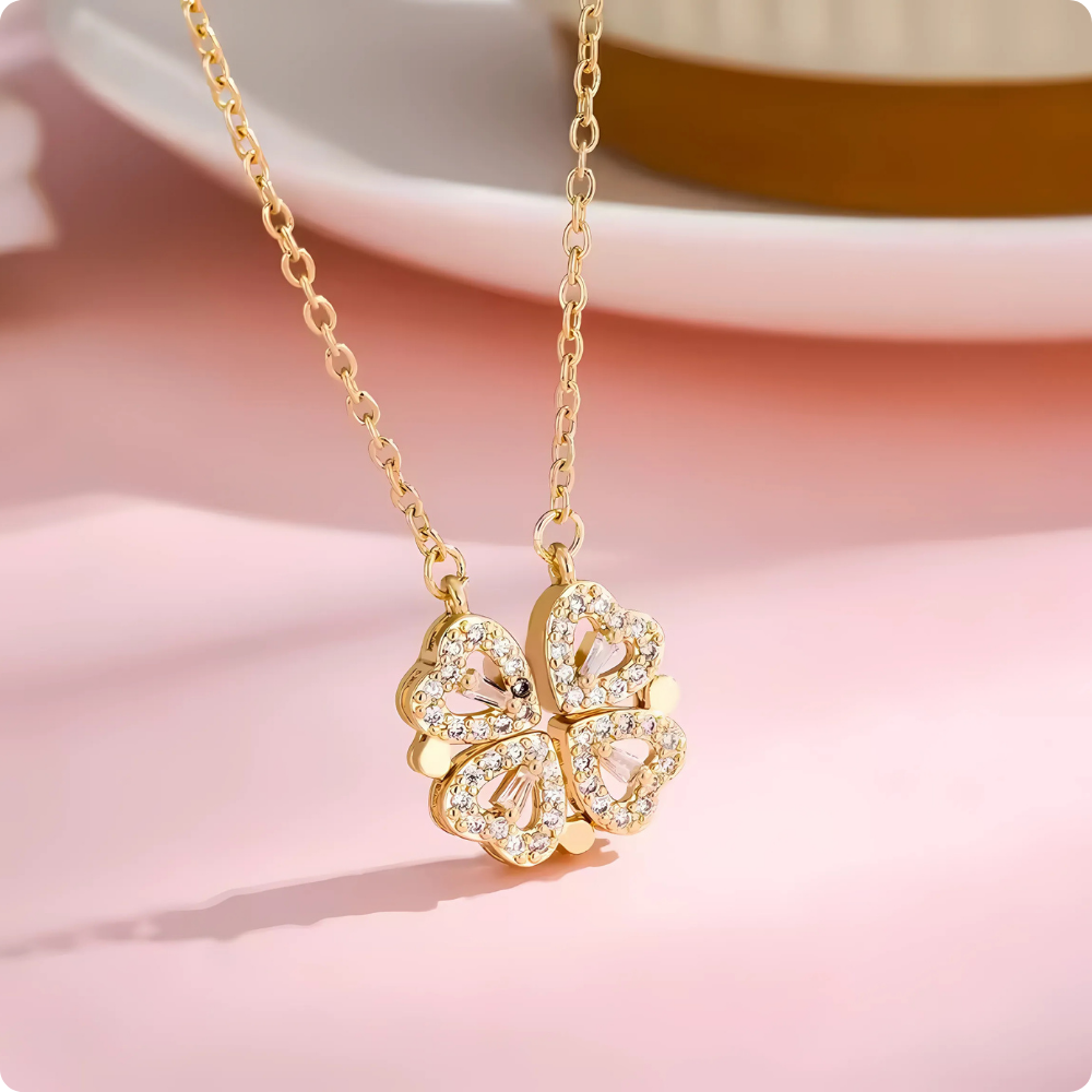 Love Rose com Colar Trevo de Quatro Folhas