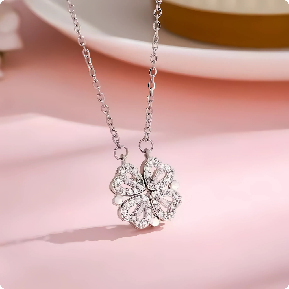Love Rose com Colar Trevo de Quatro Folhas