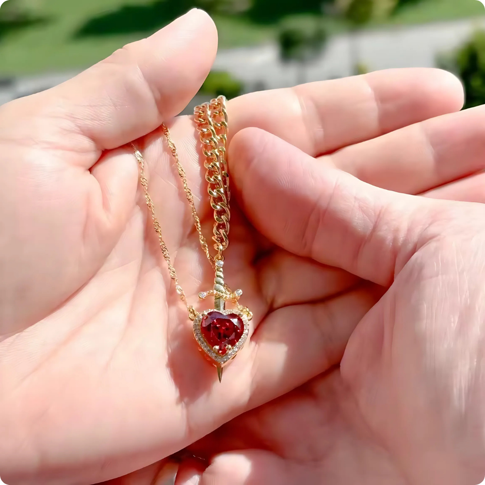 Colar Promessa de Amor | Ela é o Coração, Ele é a Espada